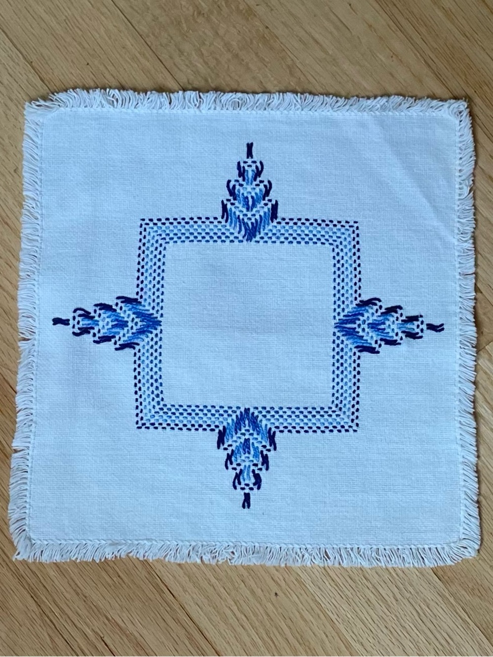 Swedish *VINTAGE/UNUSED* Huck Weave Embroidered White and Blue Doily